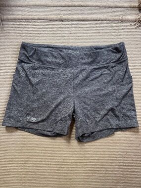 Outdoor Reaearch Essentia shorts adventure yoga run hike climb women’s L NEW